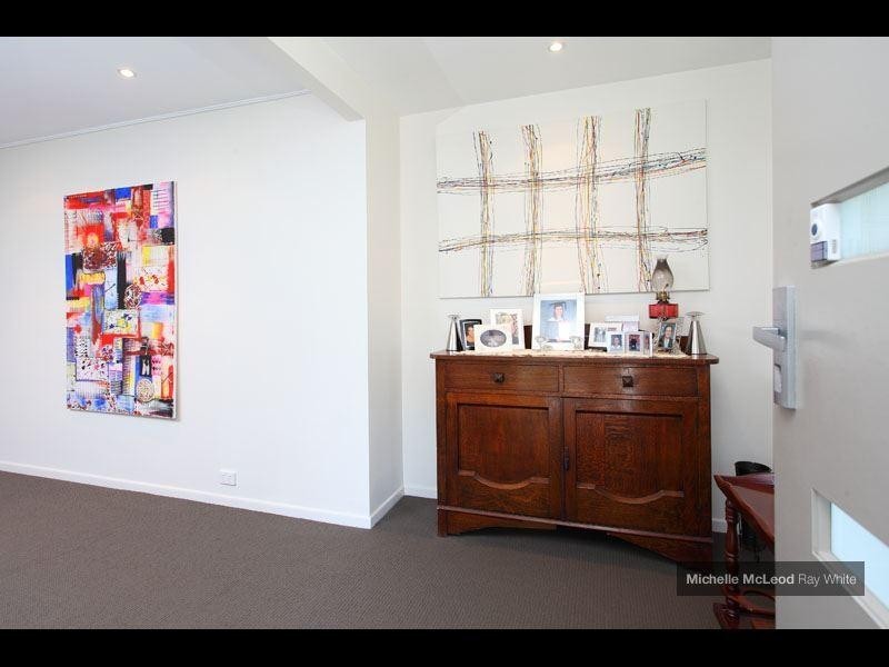 1 Hillman Street, Indooroopilly QLD 4068