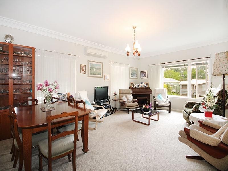 7 Essex Road, Indooroopilly QLD 4068