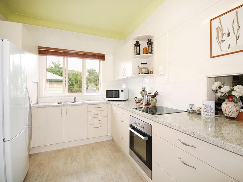 7 Essex Road, Indooroopilly QLD 4068