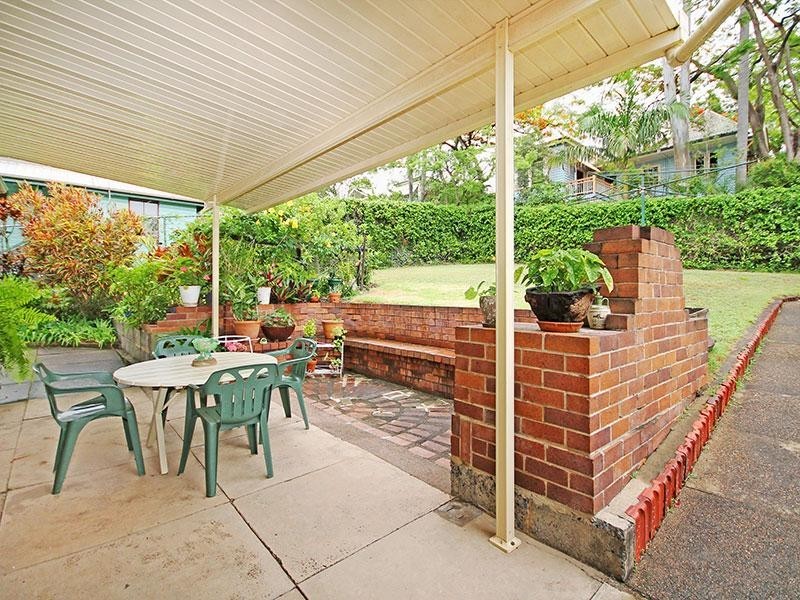 7 Essex Road, Indooroopilly QLD 4068