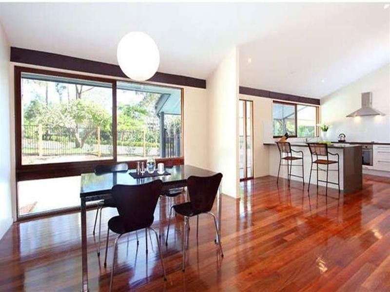 77 Sunset Road, Kenmore QLD 4069