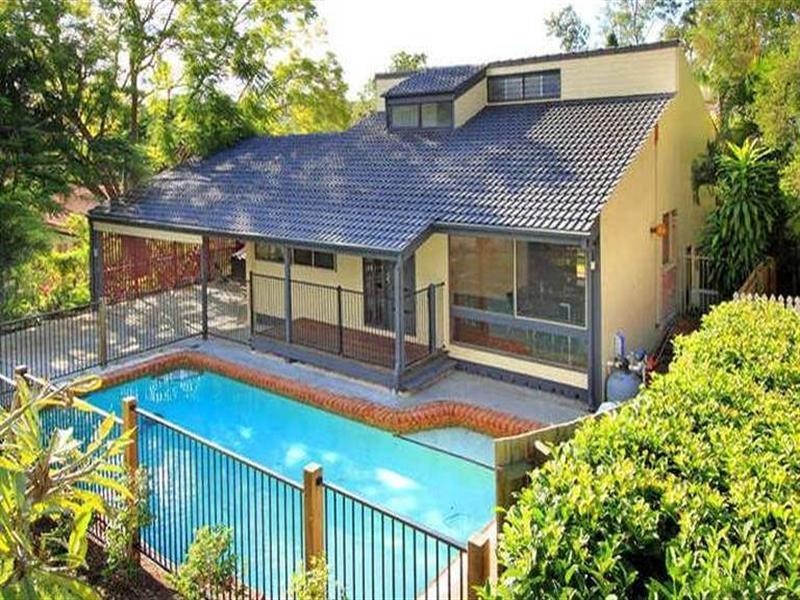 77 Sunset Road, Kenmore QLD 4069