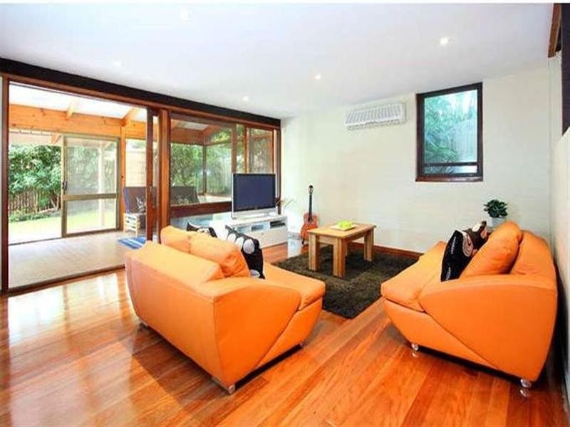 77 Sunset Road, Kenmore QLD 4069