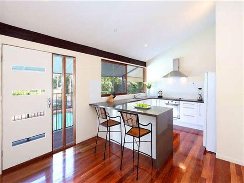 77 Sunset Road, Kenmore QLD 4069