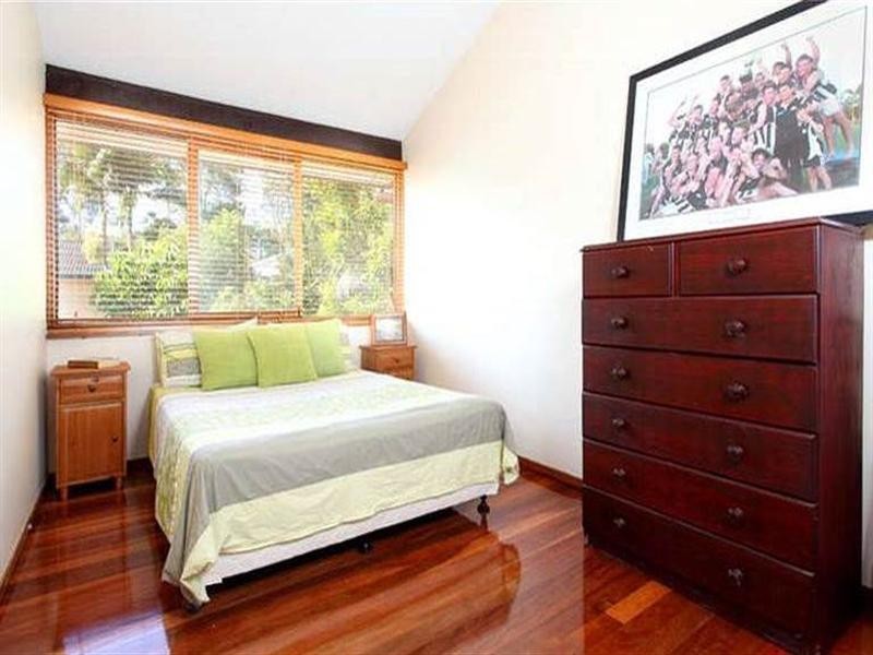 77 Sunset Road, Kenmore QLD 4069