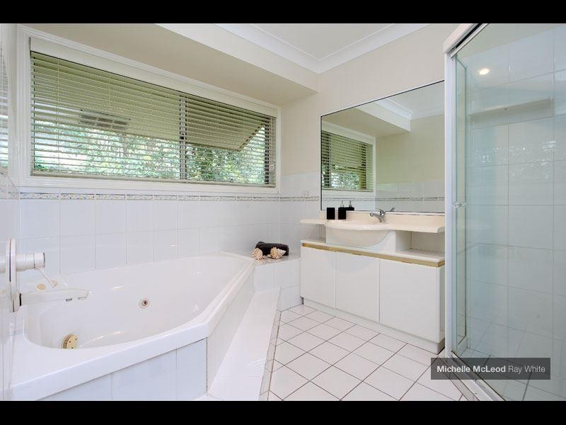 58 Hakea Crescent, Chapel Hill QLD 4069