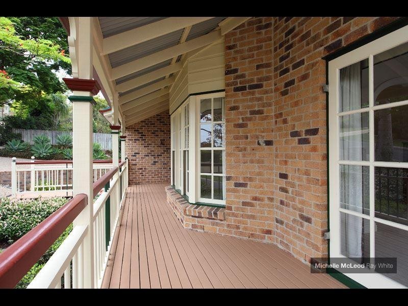 58 Hakea Crescent, Chapel Hill QLD 4069