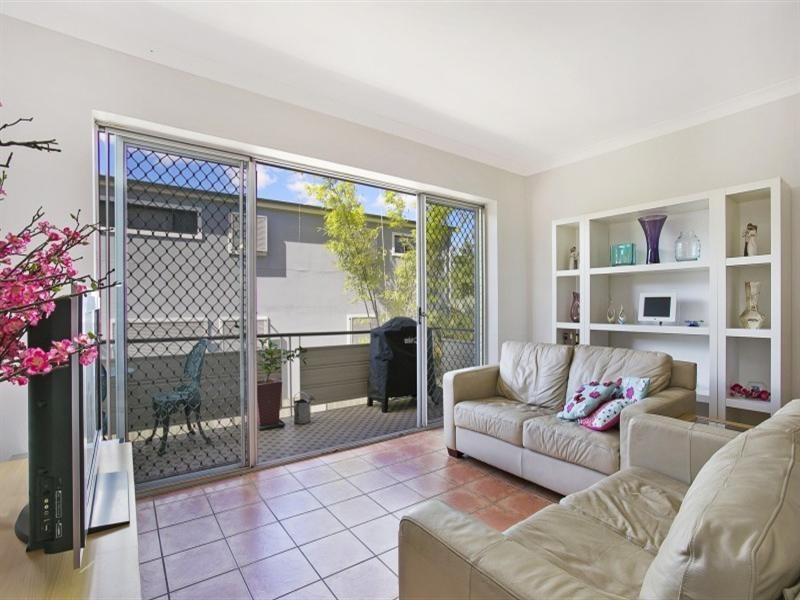 2/56 Miskin Street, Toowong QLD 4066
