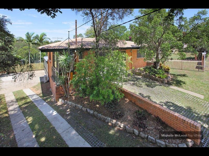 118 Burbong Street, Chapel Hill QLD 4069