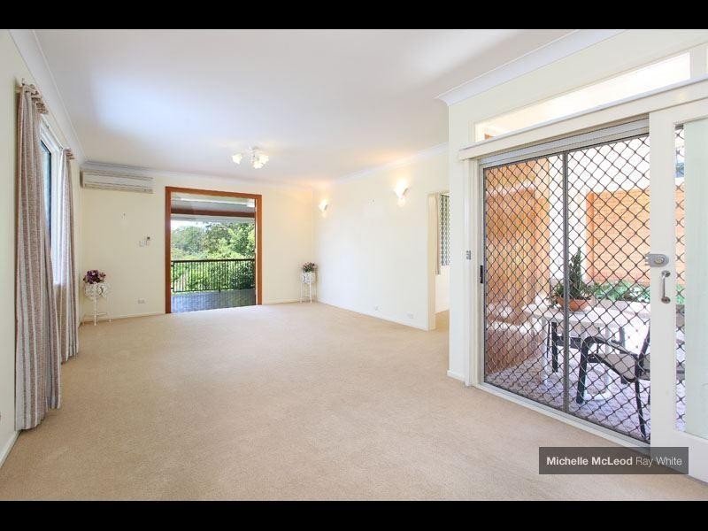 118 Burbong Street, Chapel Hill QLD 4069