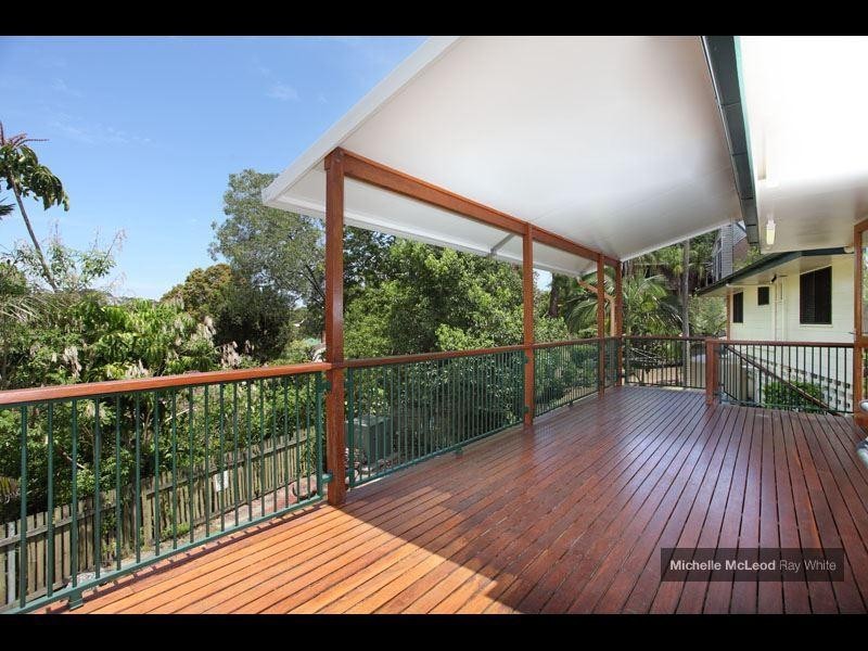 118 Burbong Street, Chapel Hill QLD 4069