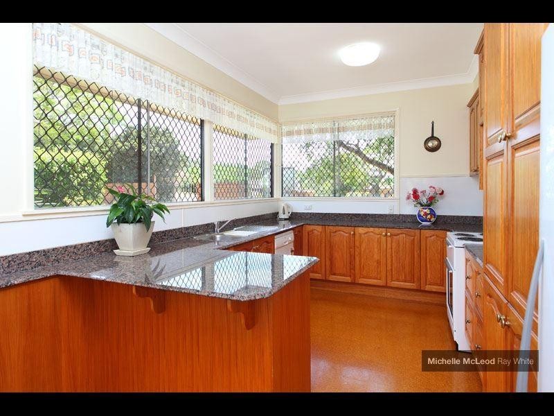 118 Burbong Street, Chapel Hill QLD 4069