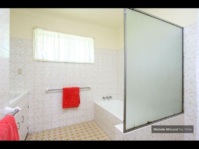 118 Burbong Street, Chapel Hill QLD 4069