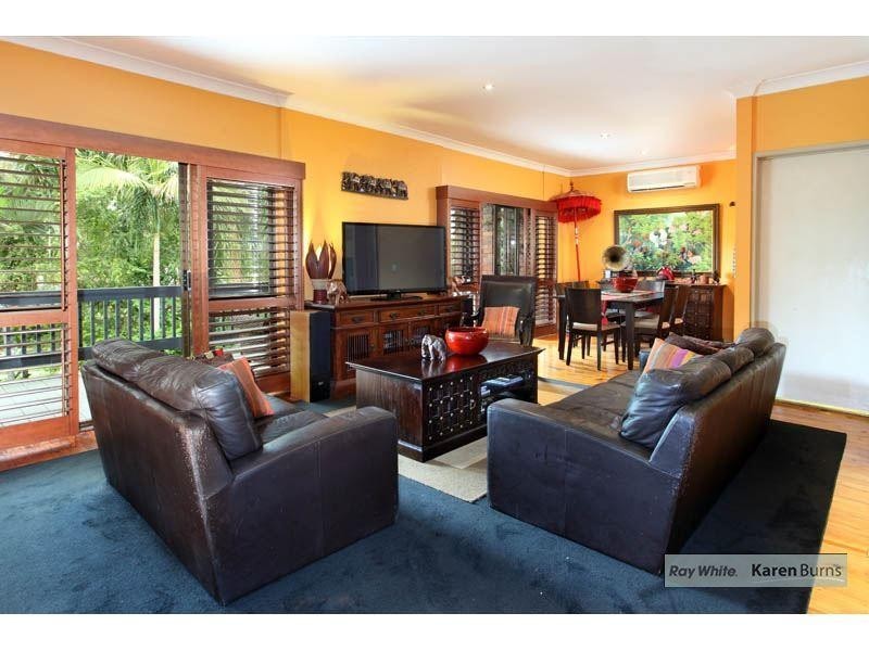 11 Wyndarra Street, Kenmore QLD 4069