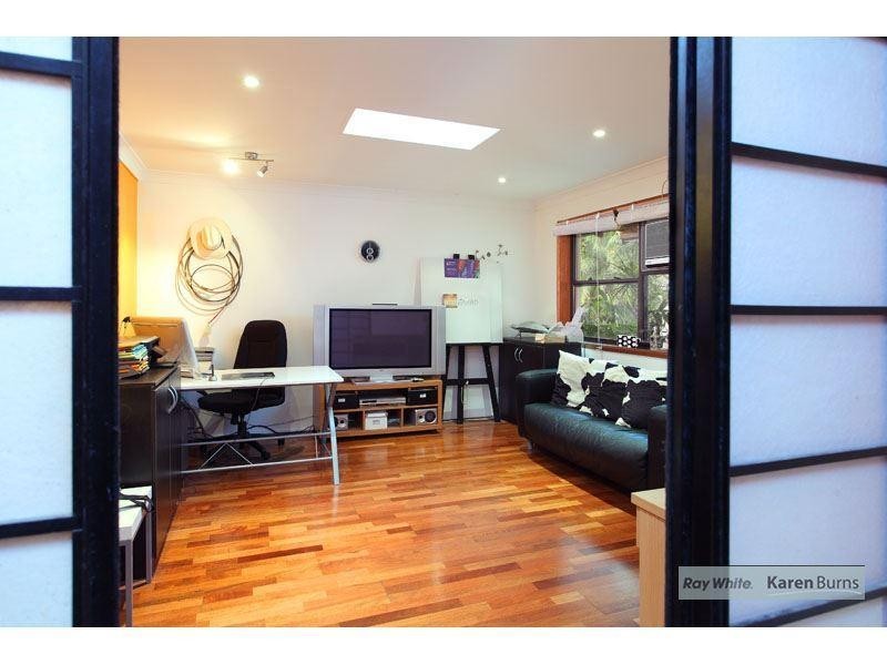 11 Wyndarra Street, Kenmore QLD 4069