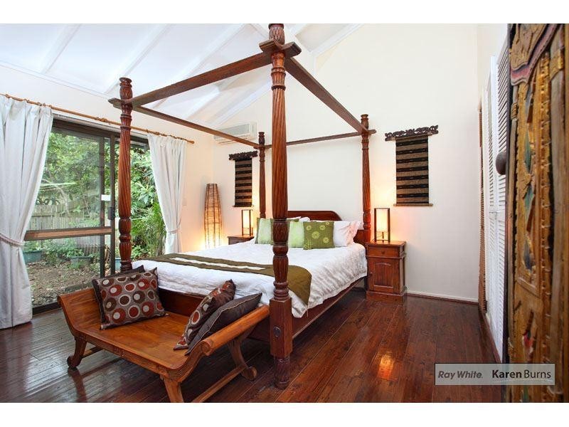 11 Wyndarra Street, Kenmore QLD 4069