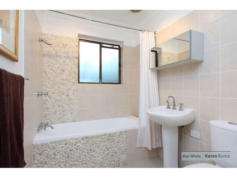 11 Wyndarra Street, Kenmore QLD 4069