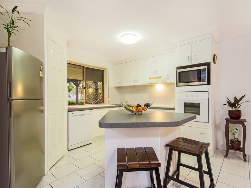 33 Loffs Road, Mount Ommaney QLD 4074