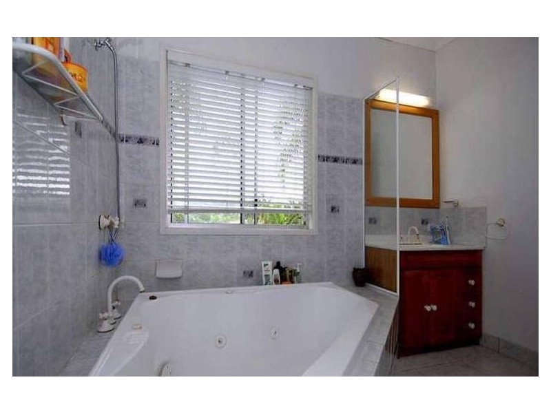 5 Stralock Street, Chapel Hill QLD 4069