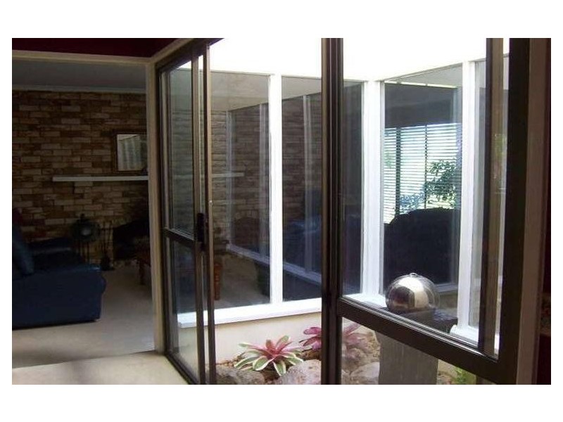 5 Stralock Street, Chapel Hill QLD 4069