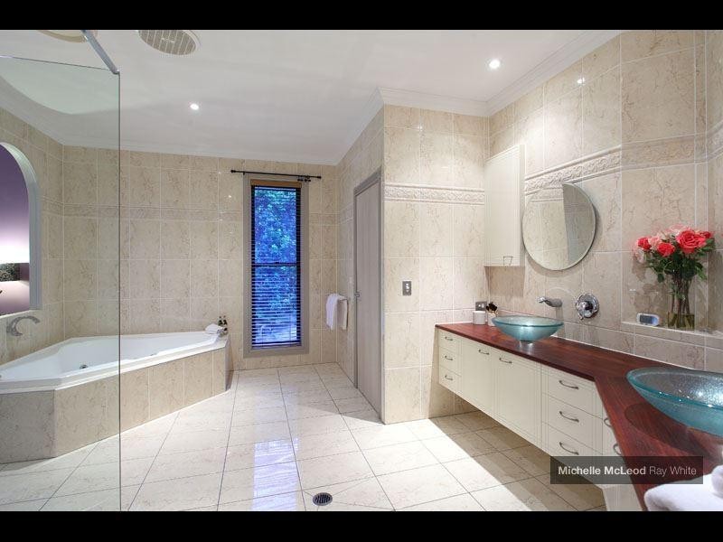 50 Ardes Street, Chapel Hill QLD 4069