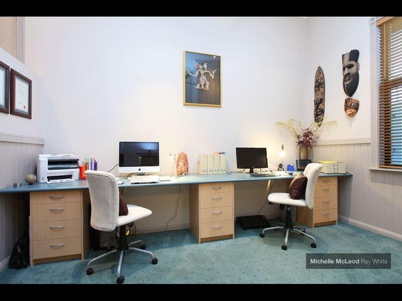 50 Ardes Street, Chapel Hill QLD 4069