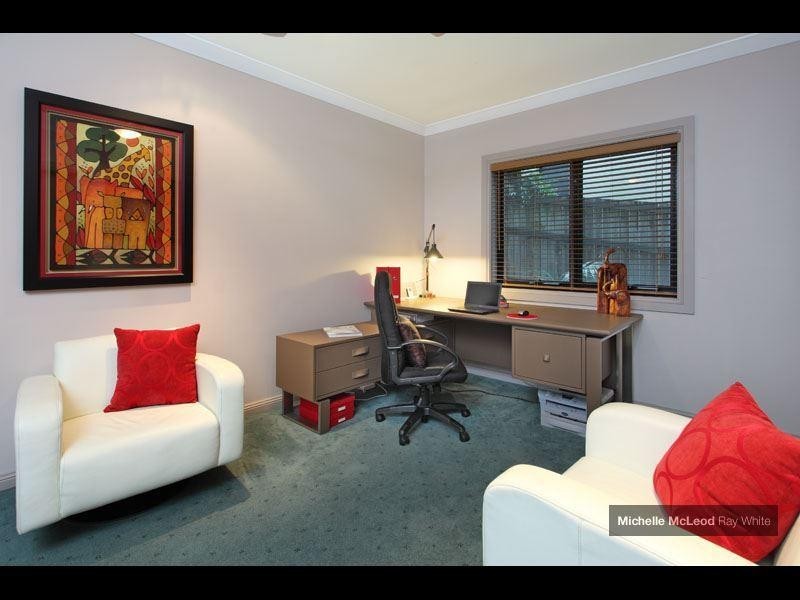 50 Ardes Street, Chapel Hill QLD 4069