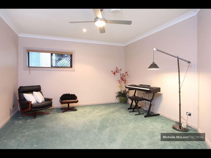 50 Ardes Street, Chapel Hill QLD 4069