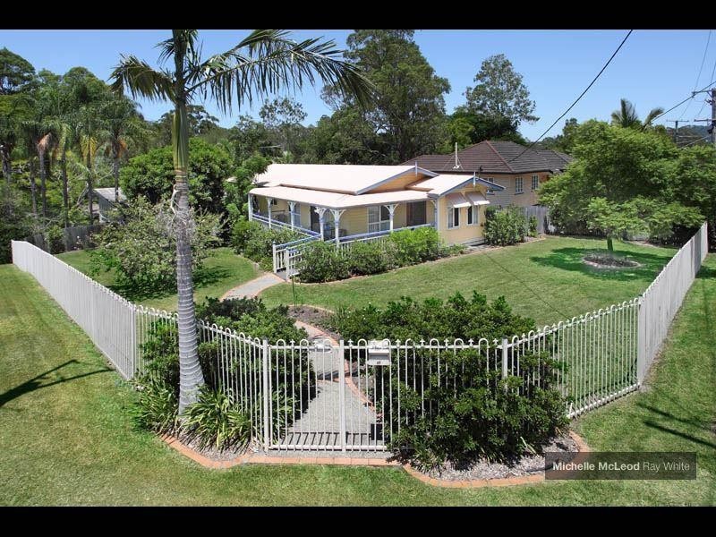36 Brookfield Road, Kenmore QLD 4069