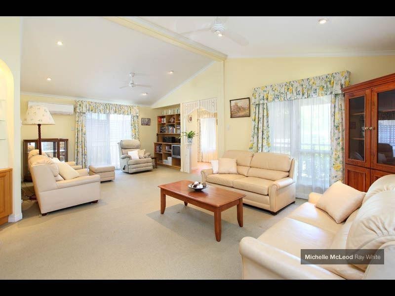 36 Brookfield Road, Kenmore QLD 4069