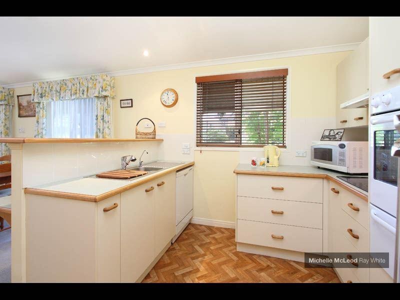 36 Brookfield Road, Kenmore QLD 4069