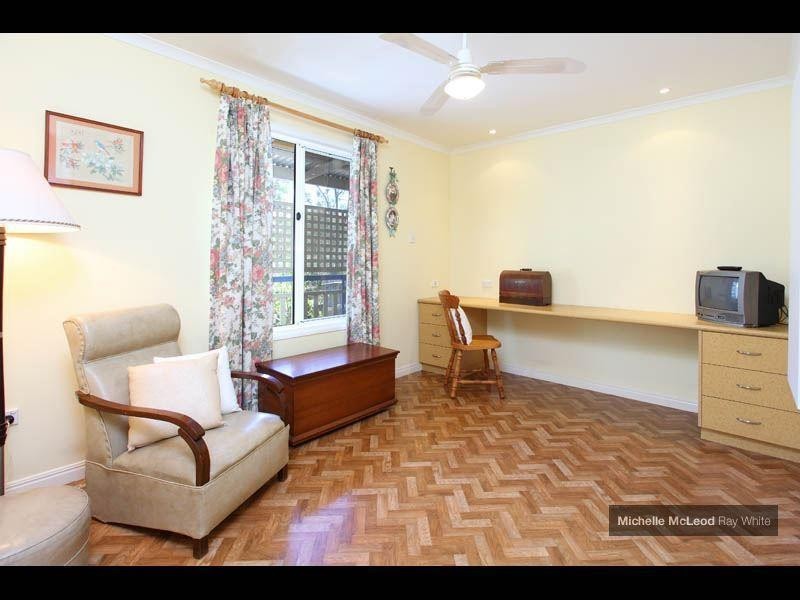 36 Brookfield Road, Kenmore QLD 4069