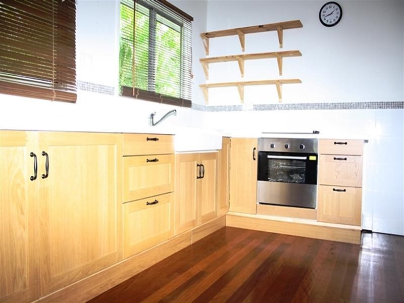 1 Dewrang Street, Chapel Hill QLD 4069