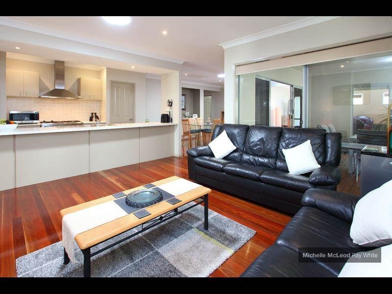 25 Lomandra Place, Chapel Hill QLD 4069