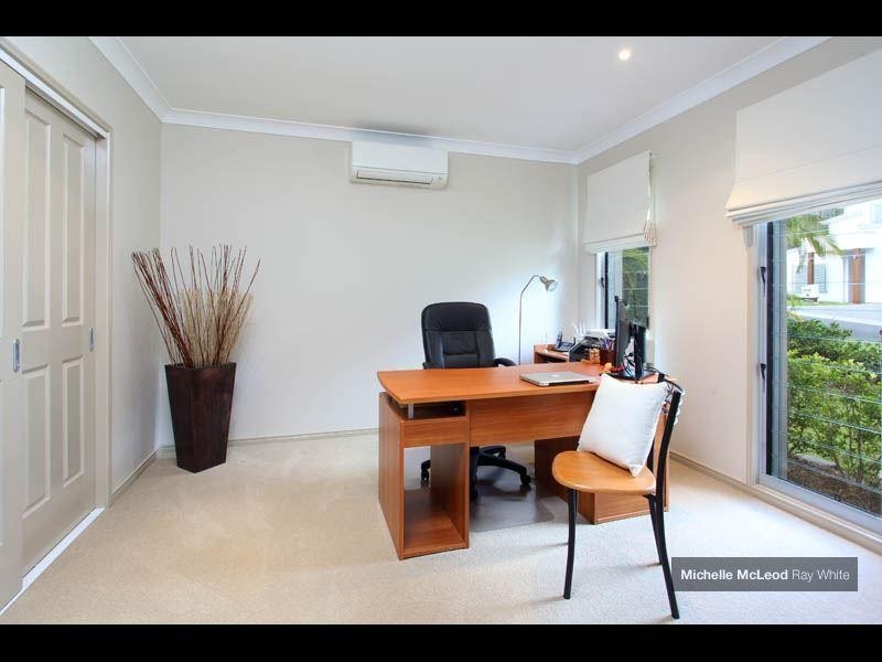 25 Lomandra Place, Chapel Hill QLD 4069