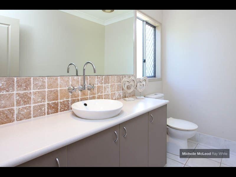 25 Lomandra Place, Chapel Hill QLD 4069