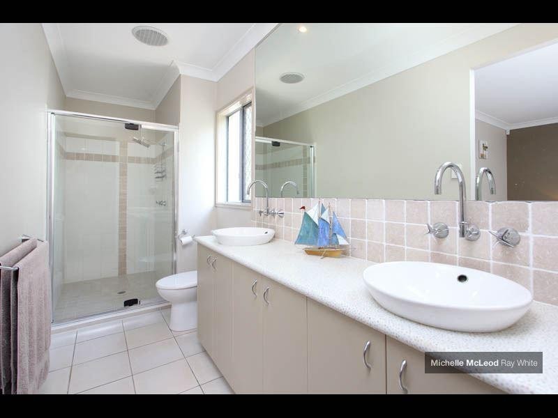 25 Lomandra Place, Chapel Hill QLD 4069