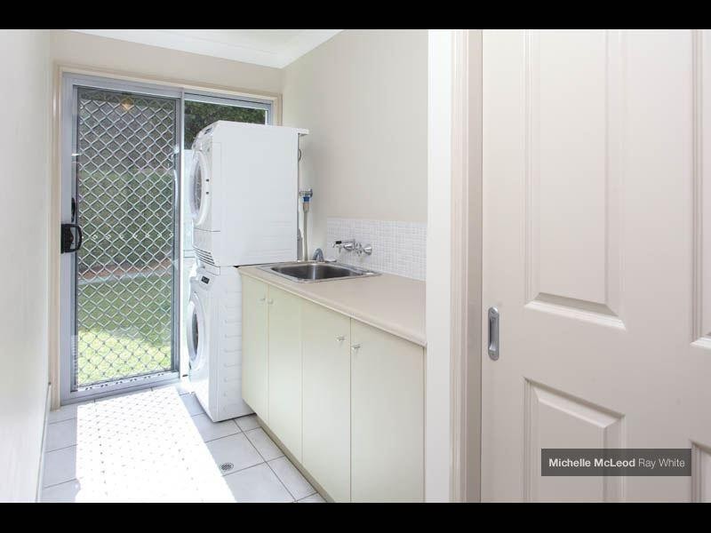 25 Lomandra Place, Chapel Hill QLD 4069