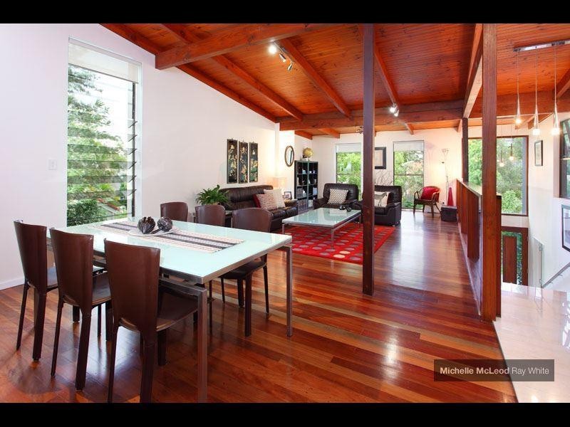 18 Marmindie Street, Chapel Hill QLD 4069