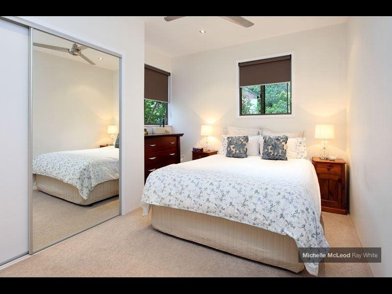 18 Marmindie Street, Chapel Hill QLD 4069