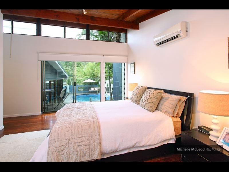 18 Marmindie Street, Chapel Hill QLD 4069