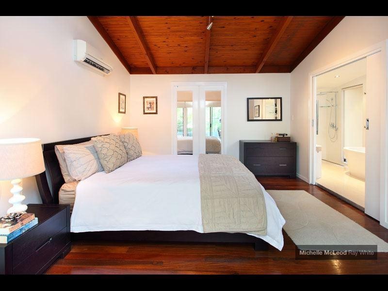 18 Marmindie Street, Chapel Hill QLD 4069