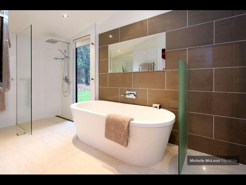 18 Marmindie Street, Chapel Hill QLD 4069