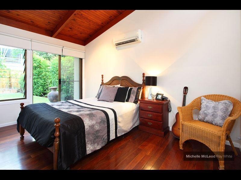 18 Marmindie Street, Chapel Hill QLD 4069