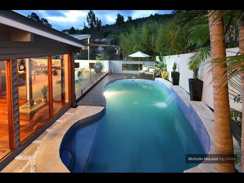 18 Marmindie Street, Chapel Hill QLD 4069