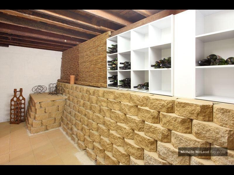 18 Marmindie Street, Chapel Hill QLD 4069