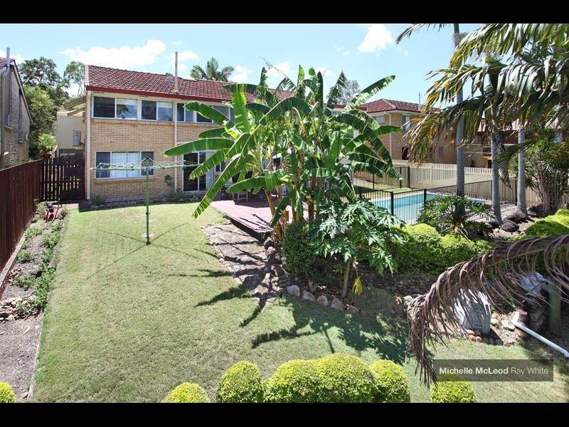 16 Crotty Street, Indooroopilly QLD 4068