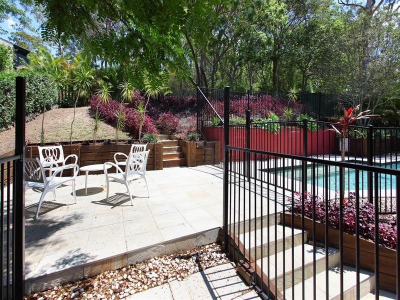 10 Ashburton Street, Chapel Hill QLD 4069