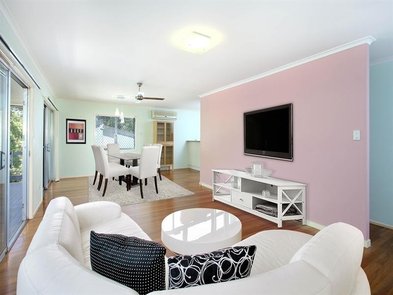 10 Ashburton Street, Chapel Hill QLD 4069