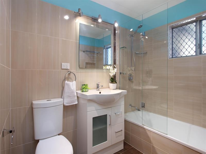 10 Ashburton Street, Chapel Hill QLD 4069